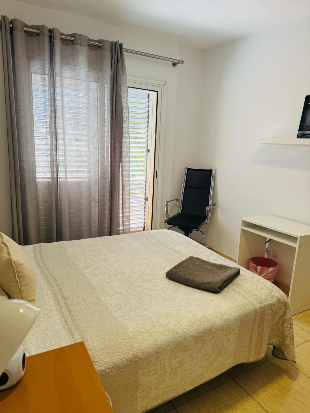 Habitacion Privada May Con Balcon Vecindario  Eksteriør billede