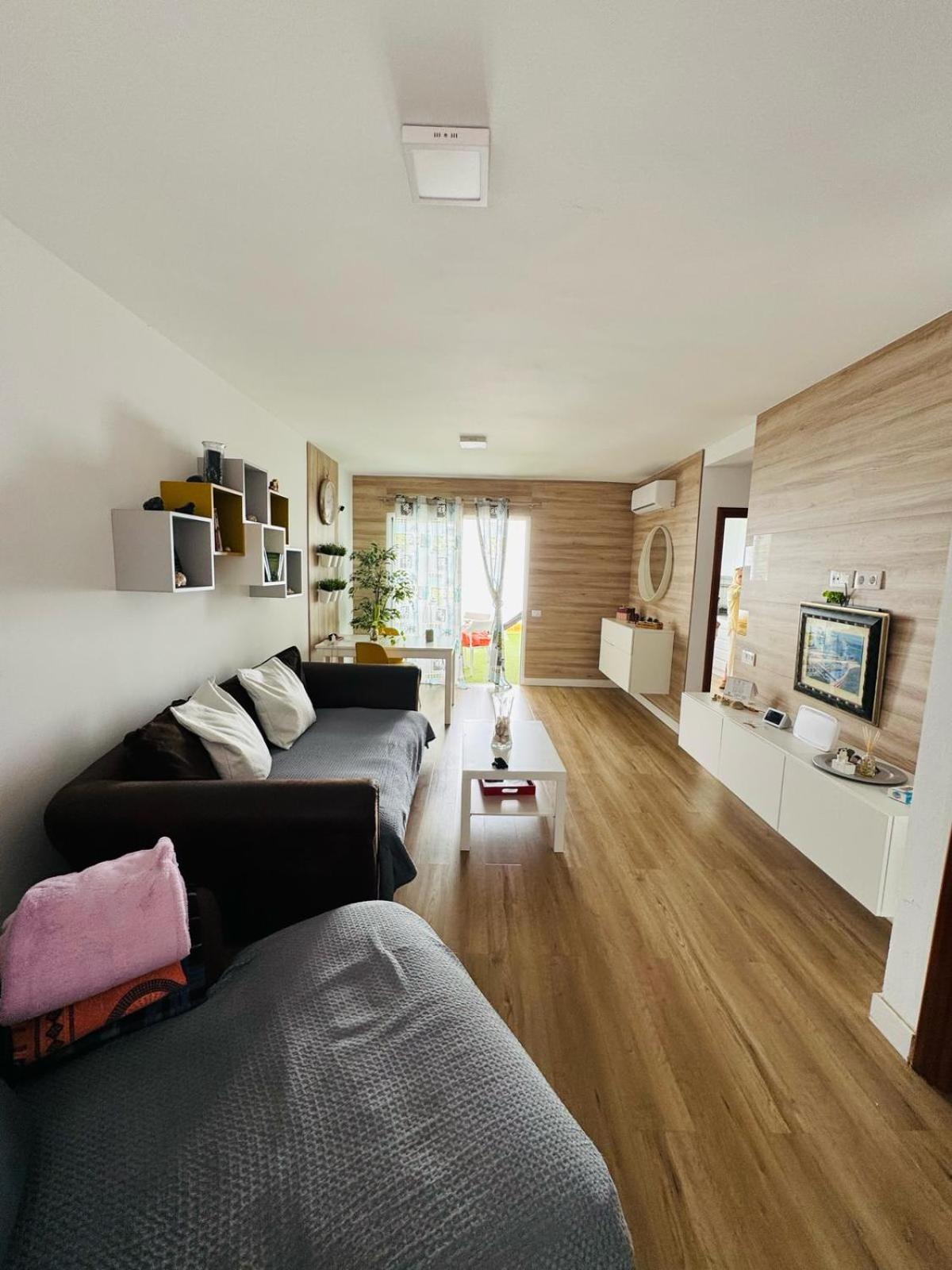 Habitacion Privada May Con Balcon Vecindario  Eksteriør billede